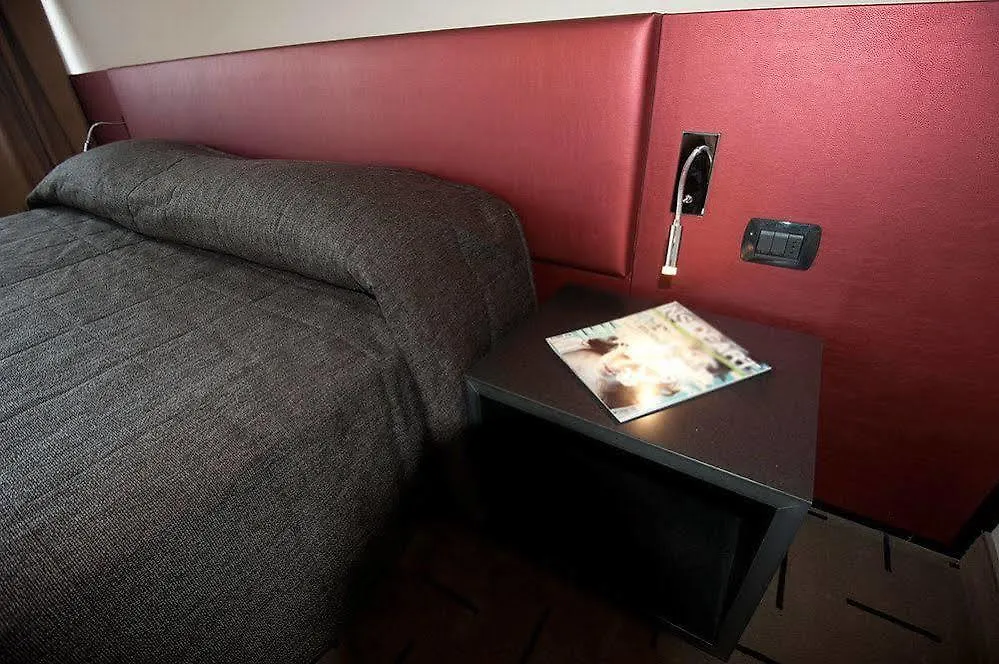 Hotel Continental Crémone Italie